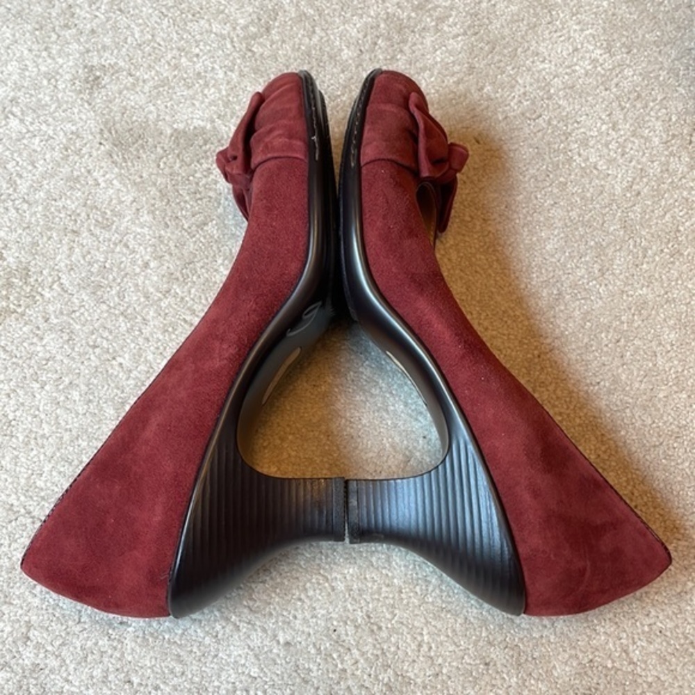 Softspots 8.5W burgundy wine suede pumps 747829: